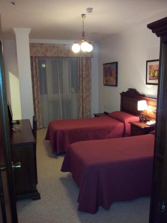 Hotel Rio Piscina Priego de Córdoba Chambre photo