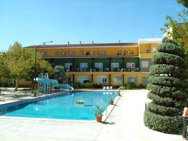 Hotel Rio Piscina Priego de Córdoba Extérieur photo